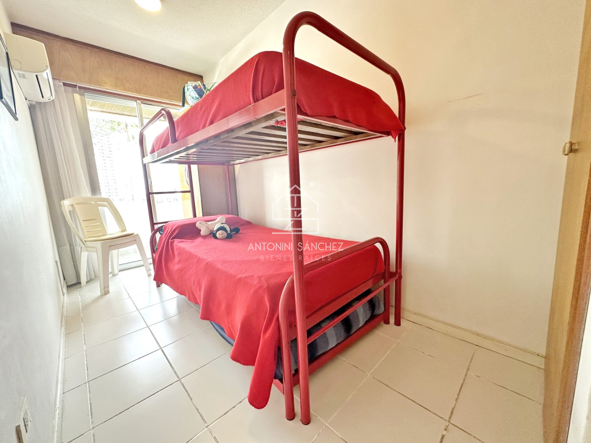 Apartamento ID.2363 - REBAJADO!! Dúplex con barbacoa propia. 3 dorm. Garaje, mucamas. Bajos gastos.