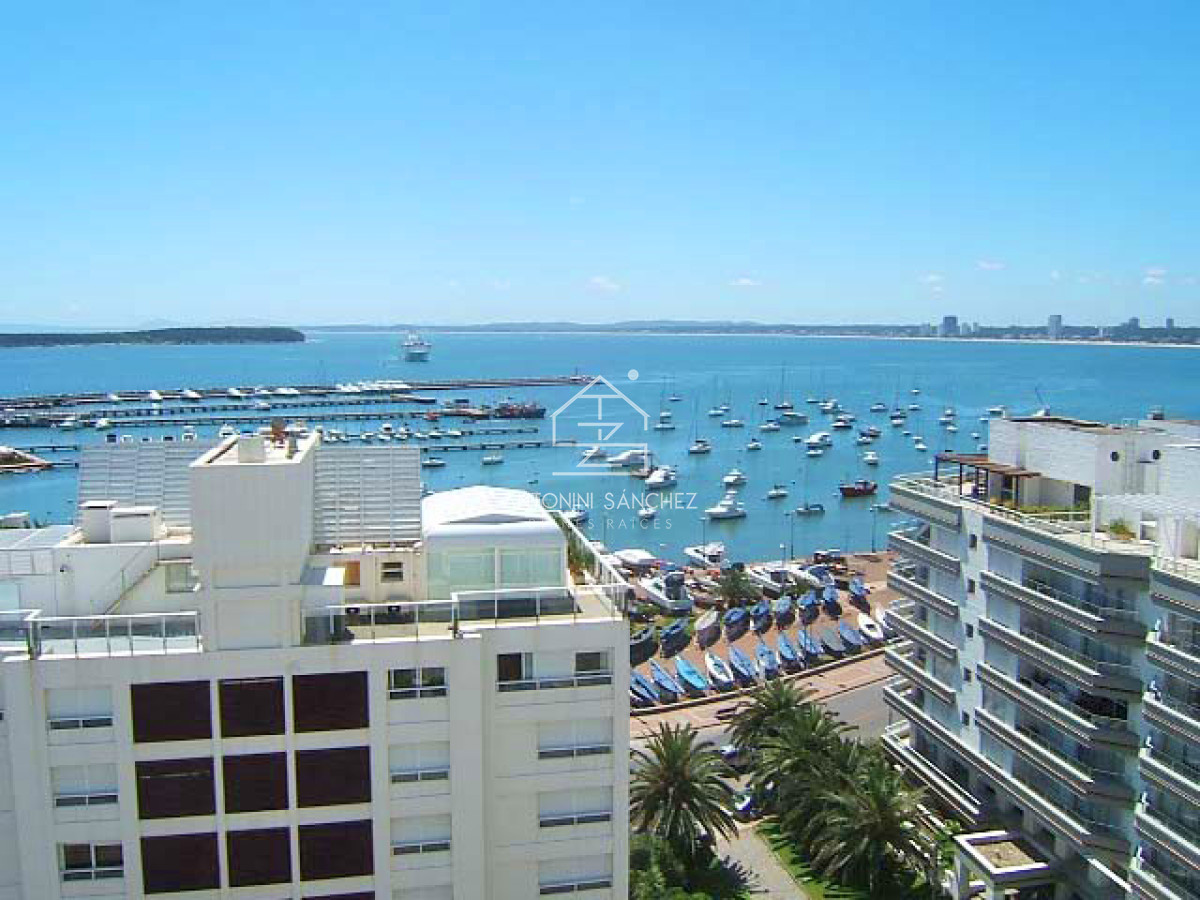 Apartamento ID.2359 - Orden de venta! Piso alto en el puerto con toda la vista. 