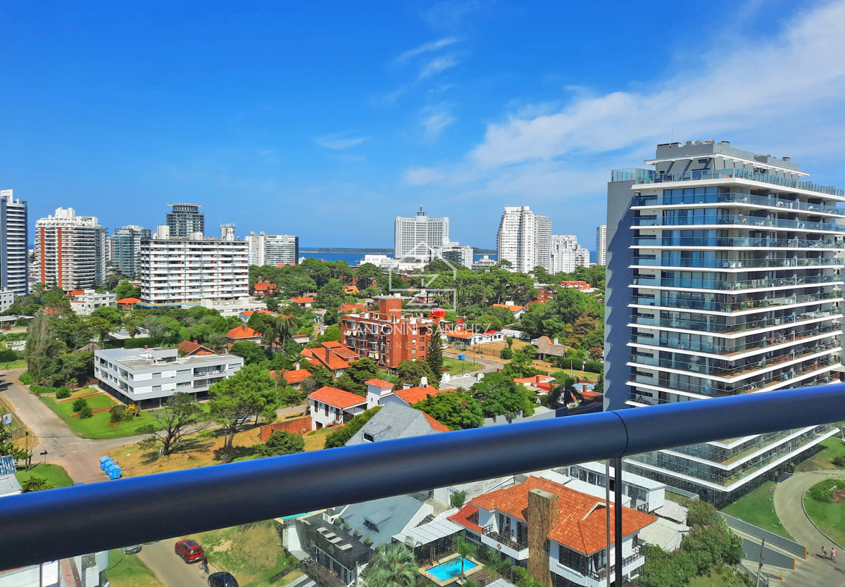 Apartamento ID.2362 - Brava, piso alto, 2 dorm, losa radiante. Full amenities.