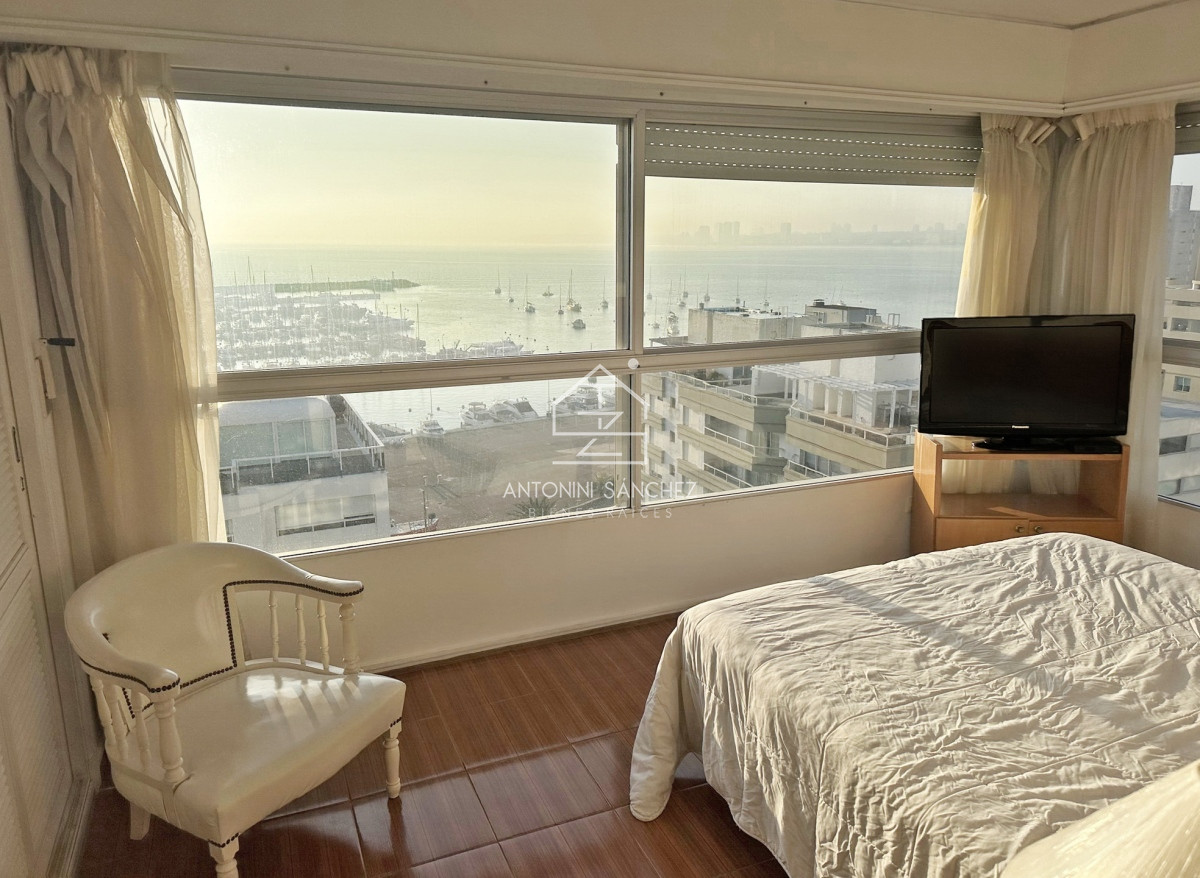 Apartamento ID.2359 - Orden de venta! Piso alto en el puerto con toda la vista. 
