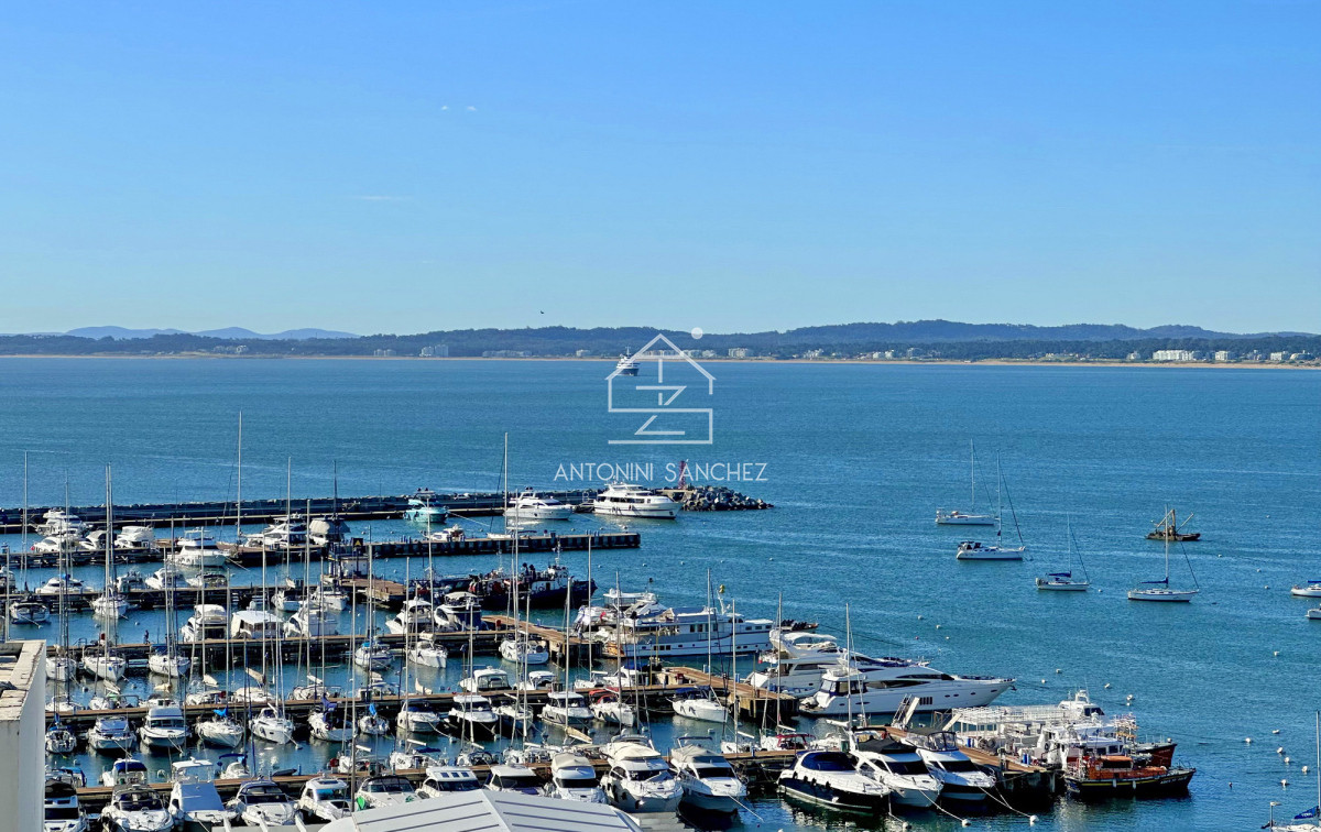 Apartamento ID.2359 - Orden de venta! Piso alto en el puerto con toda la vista. 