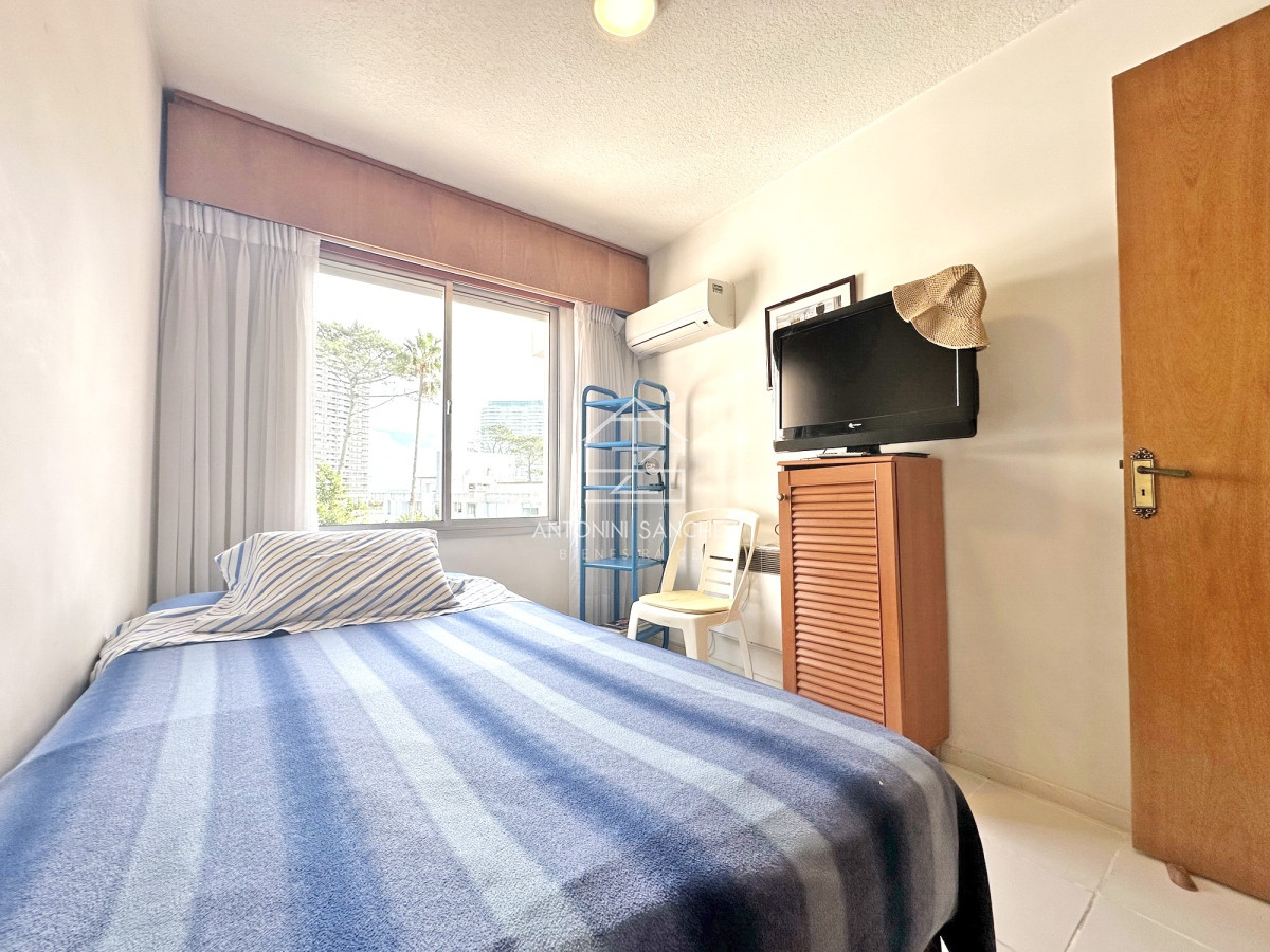 Apartamento ID.2363 - REBAJADO!! Dúplex con barbacoa propia. 3 dorm. Garaje, mucamas. Bajos gastos.