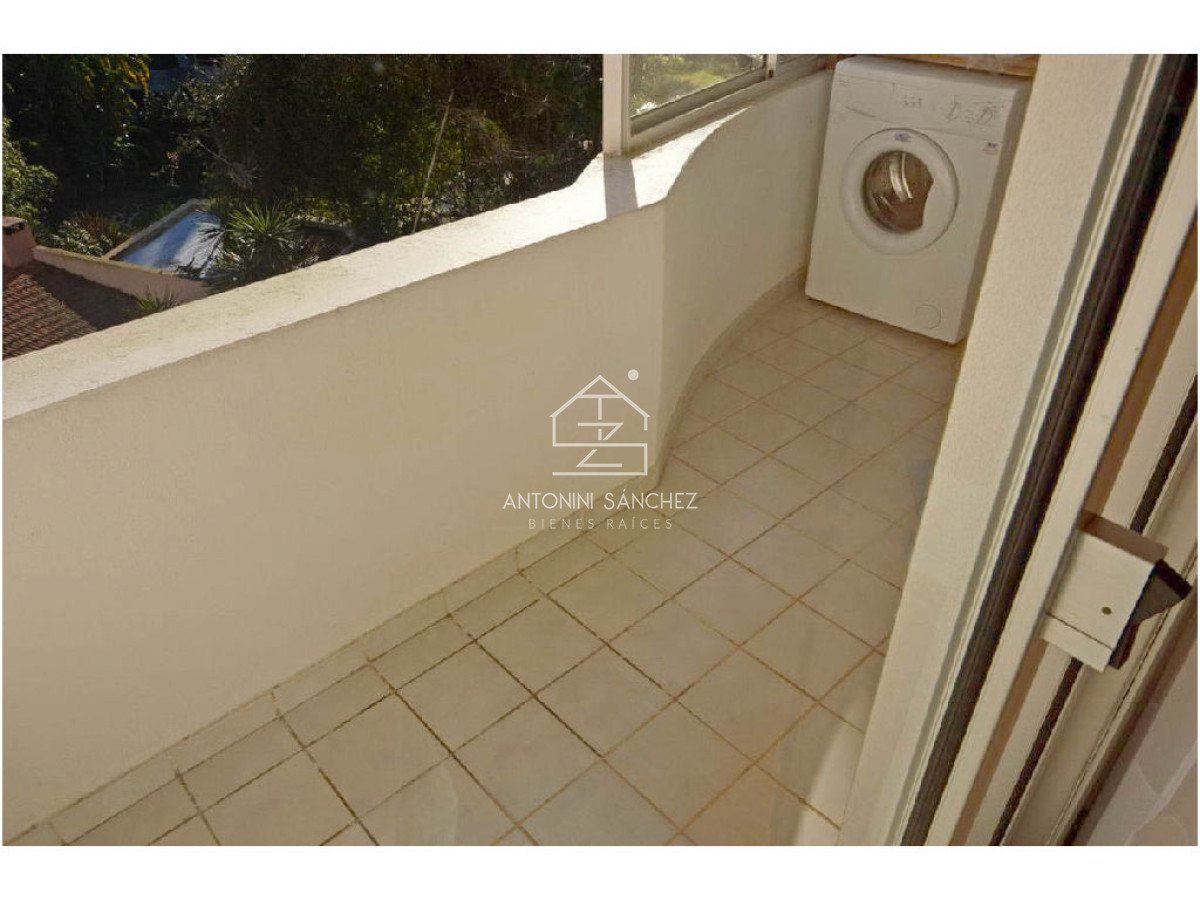 Apartamento ID.2363 - REBAJADO!! Dúplex con barbacoa propia. 3 dorm. Garaje, mucamas. Bajos gastos.