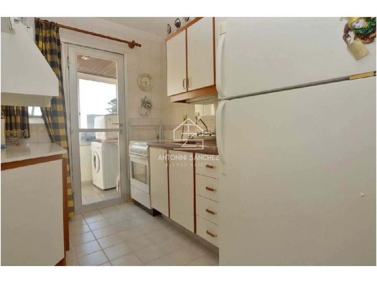 Apartamento ID.2363 - REBAJADO!! Dúplex con barbacoa propia. 3 dorm. Garaje, mucamas. Bajos gastos.