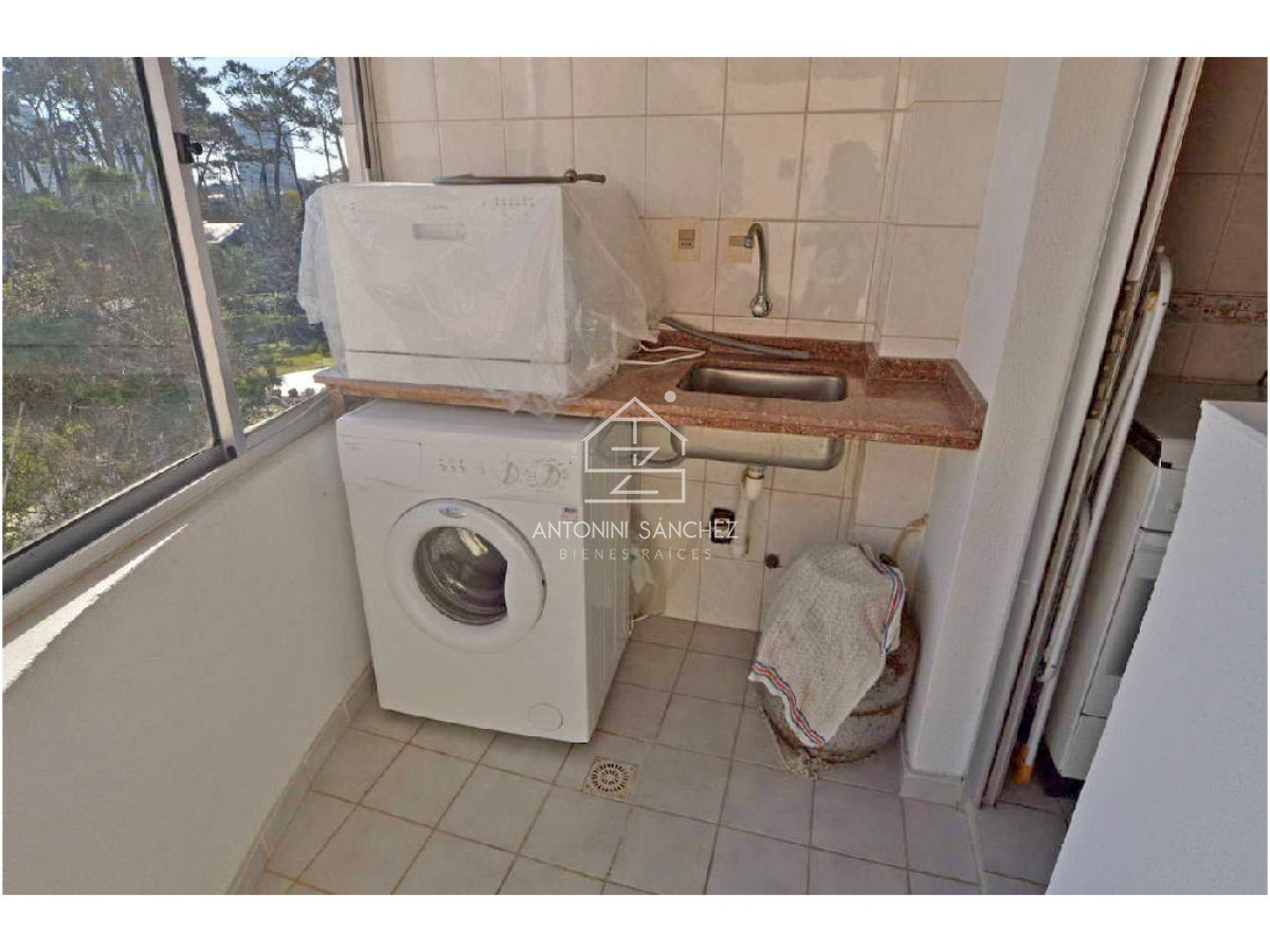 Apartamento ID.2363 - REBAJADO!! Dúplex con barbacoa propia. 3 dorm. Garaje, mucamas. Bajos gastos.