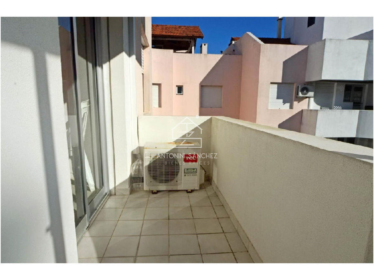 Apartamento ID.2363 - REBAJADO!! Dúplex con barbacoa propia. 3 dorm. Garaje, mucamas. Bajos gastos.