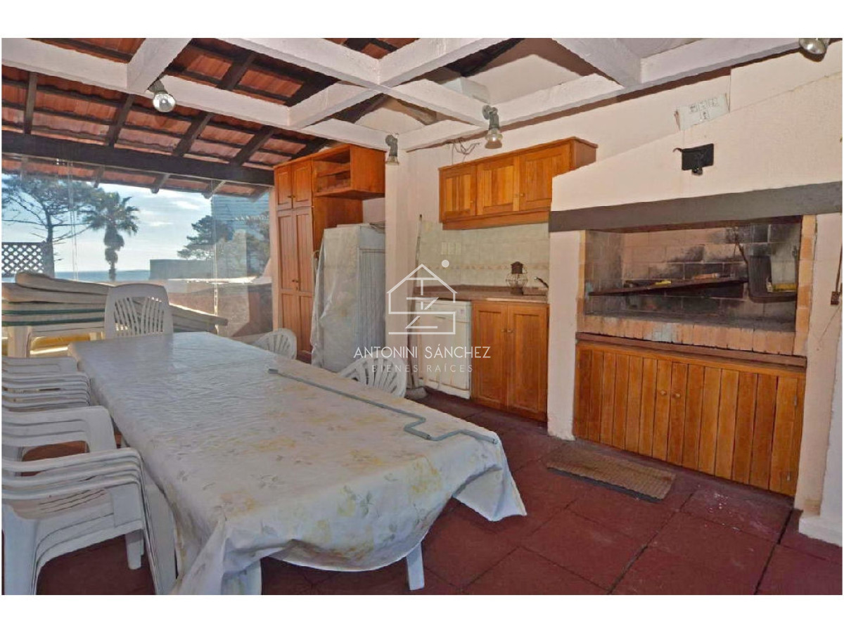 Apartamento ID.2363 - REBAJADO!! Dúplex con barbacoa propia. 3 dorm. Garaje, mucamas. Bajos gastos.