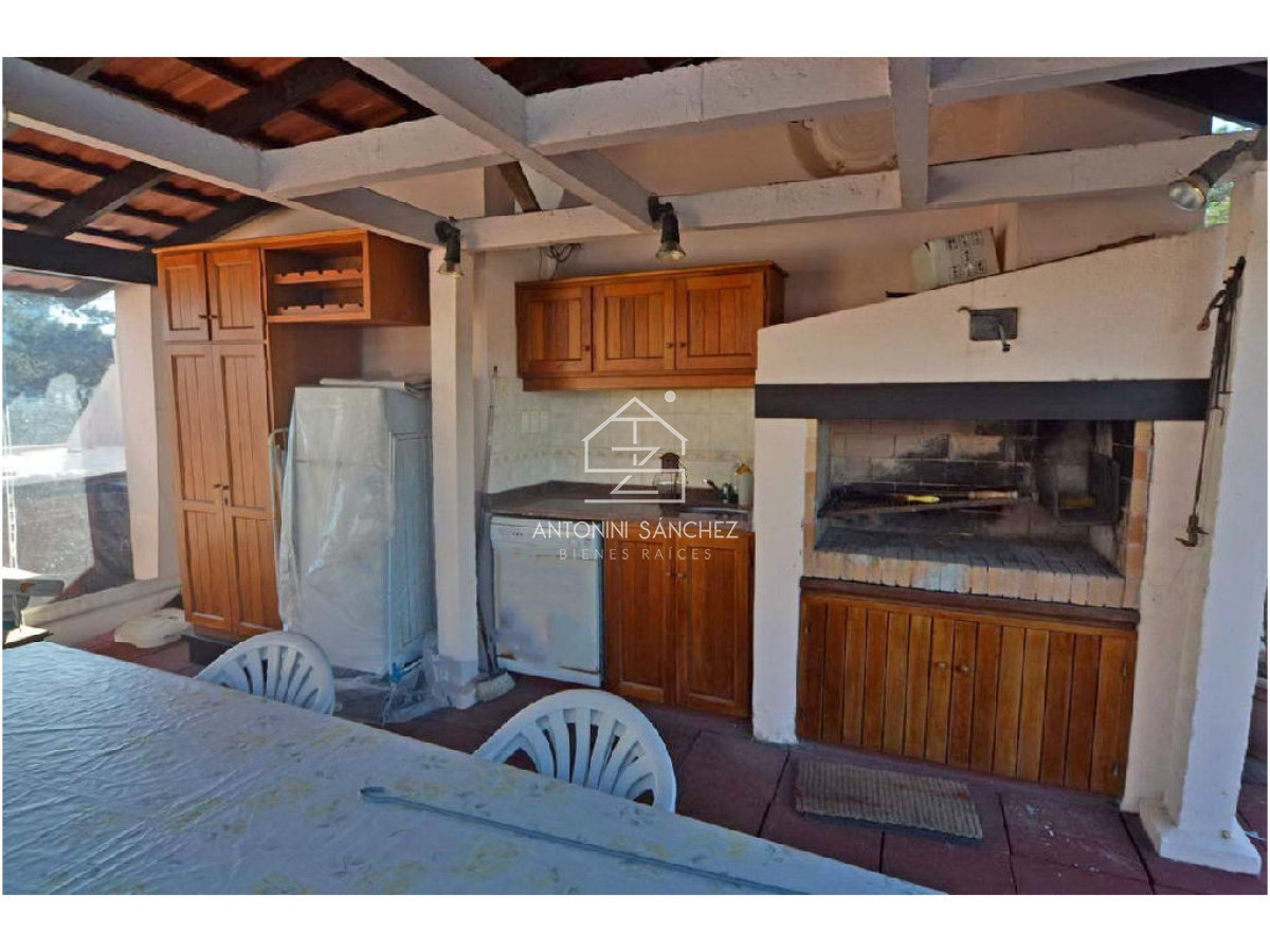 Apartamento ID.2363 - REBAJADO!! Dúplex con barbacoa propia. 3 dorm. Garaje, mucamas. Bajos gastos.