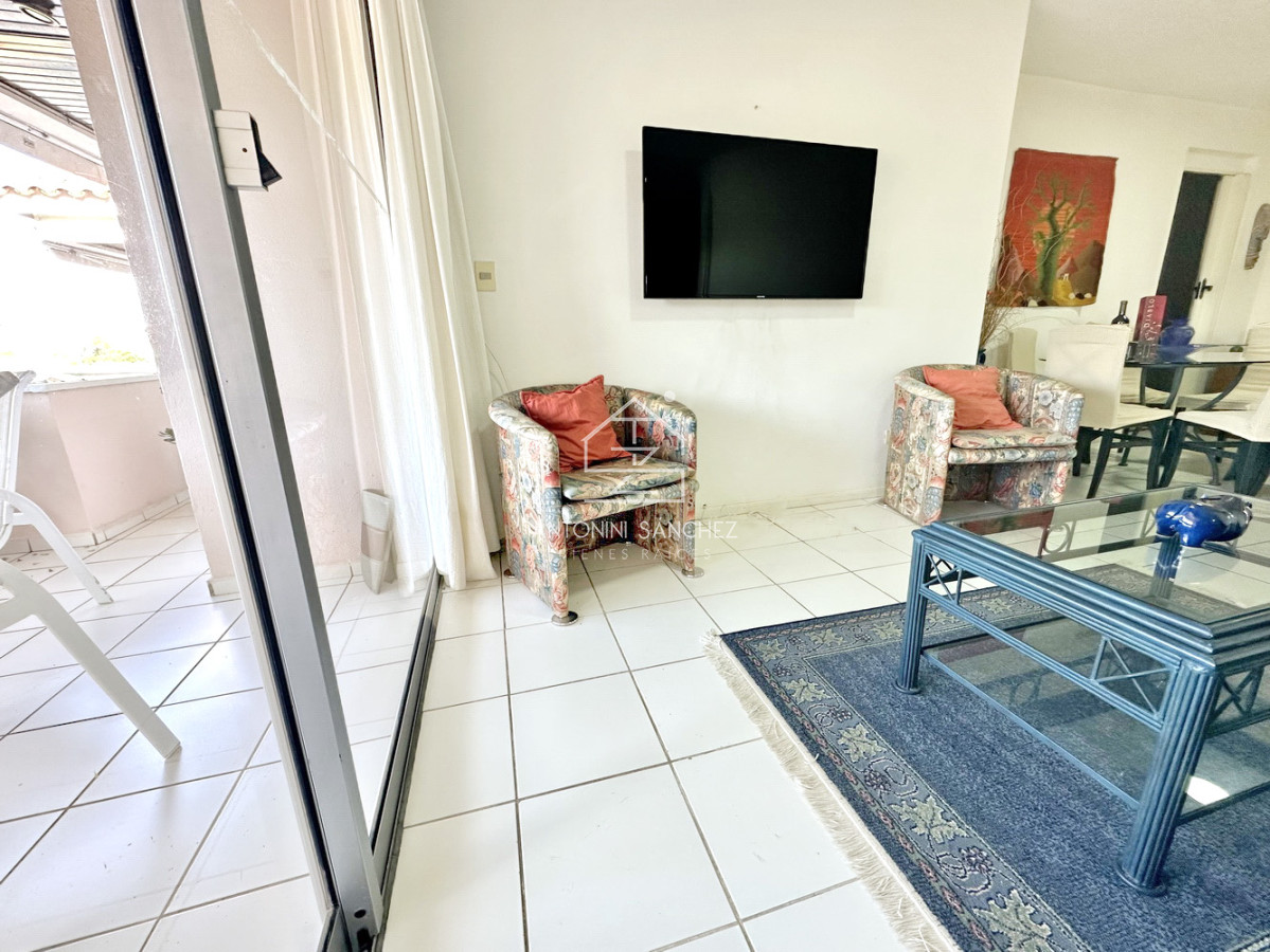 Apartamento ID.2363 - REBAJADO!! Dúplex con barbacoa propia. 3 dorm. Garaje, mucamas. Bajos gastos.