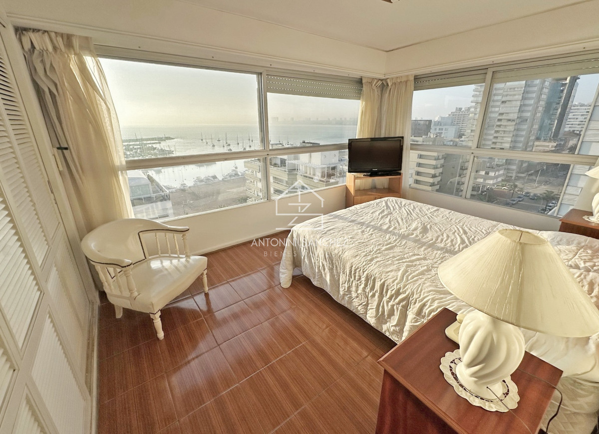 Apartamento ID.2359 - Orden de venta! Piso alto en el puerto con toda la vista. 