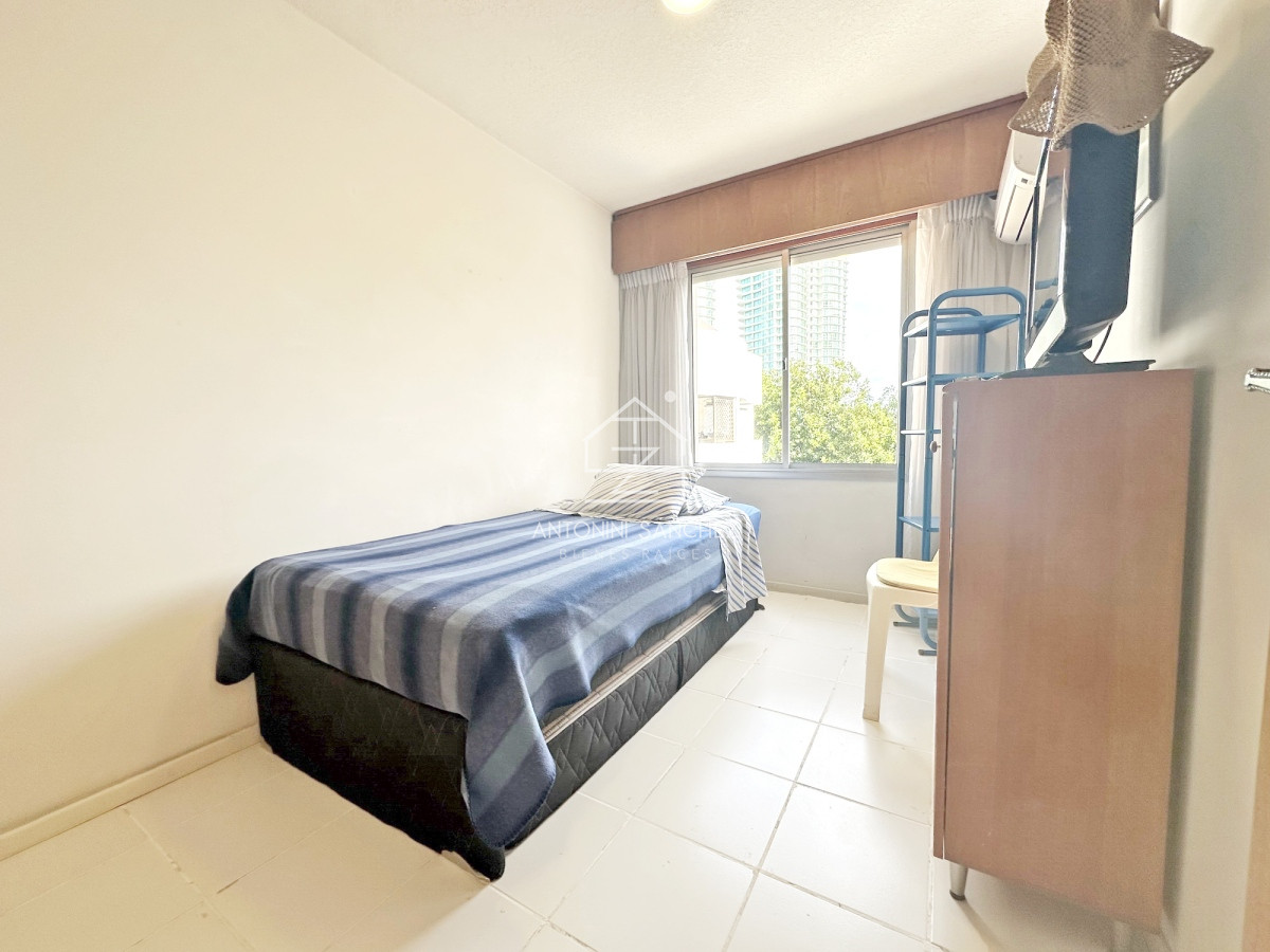 Apartamento ID.2363 - REBAJADO!! Dúplex con barbacoa propia. 3 dorm. Garaje, mucamas. Bajos gastos.