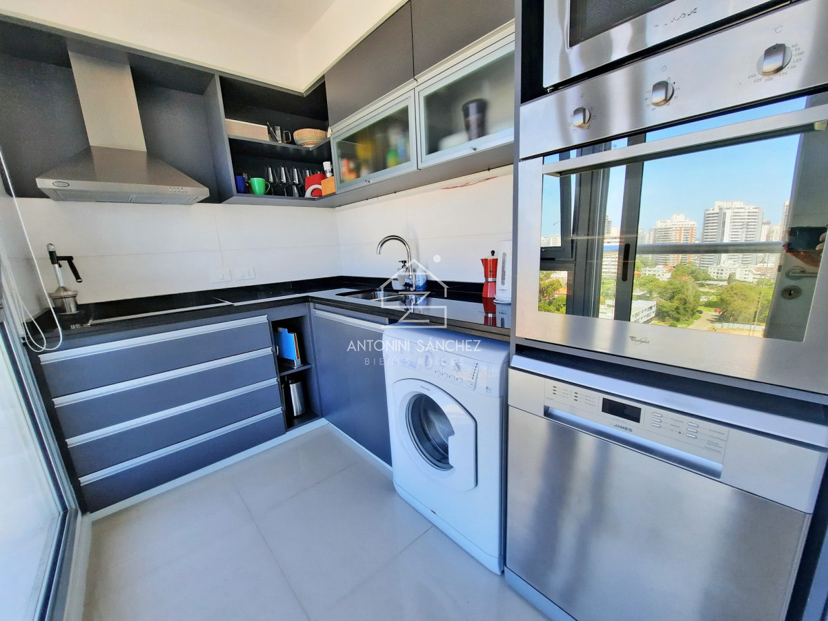 Apartamento ID.2362 - Brava, piso alto, 2 dorm, losa radiante. Full amenities.