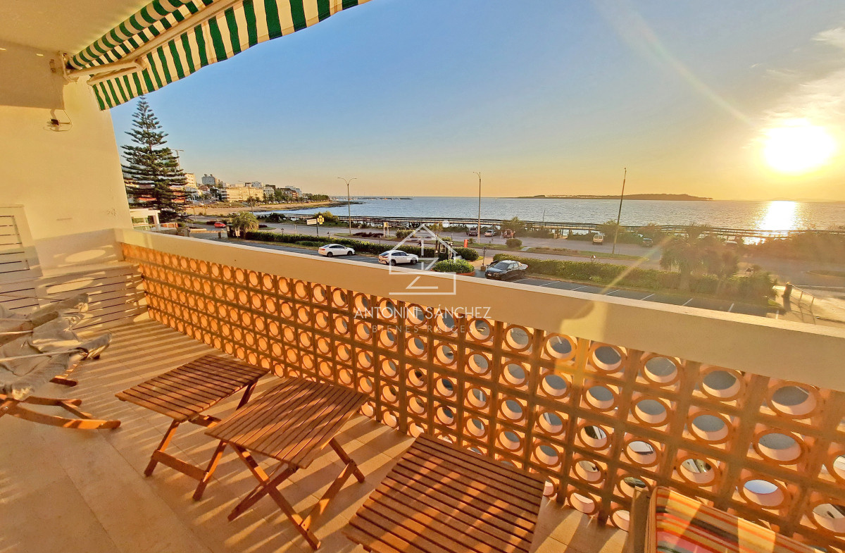 Apartamento ID.2358 - Playa Mansa, primera fila con toda la vista