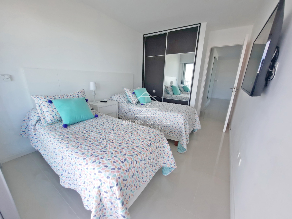 Apartamento ID.2362 - Brava, piso alto, 2 dorm, losa radiante. Full amenities.