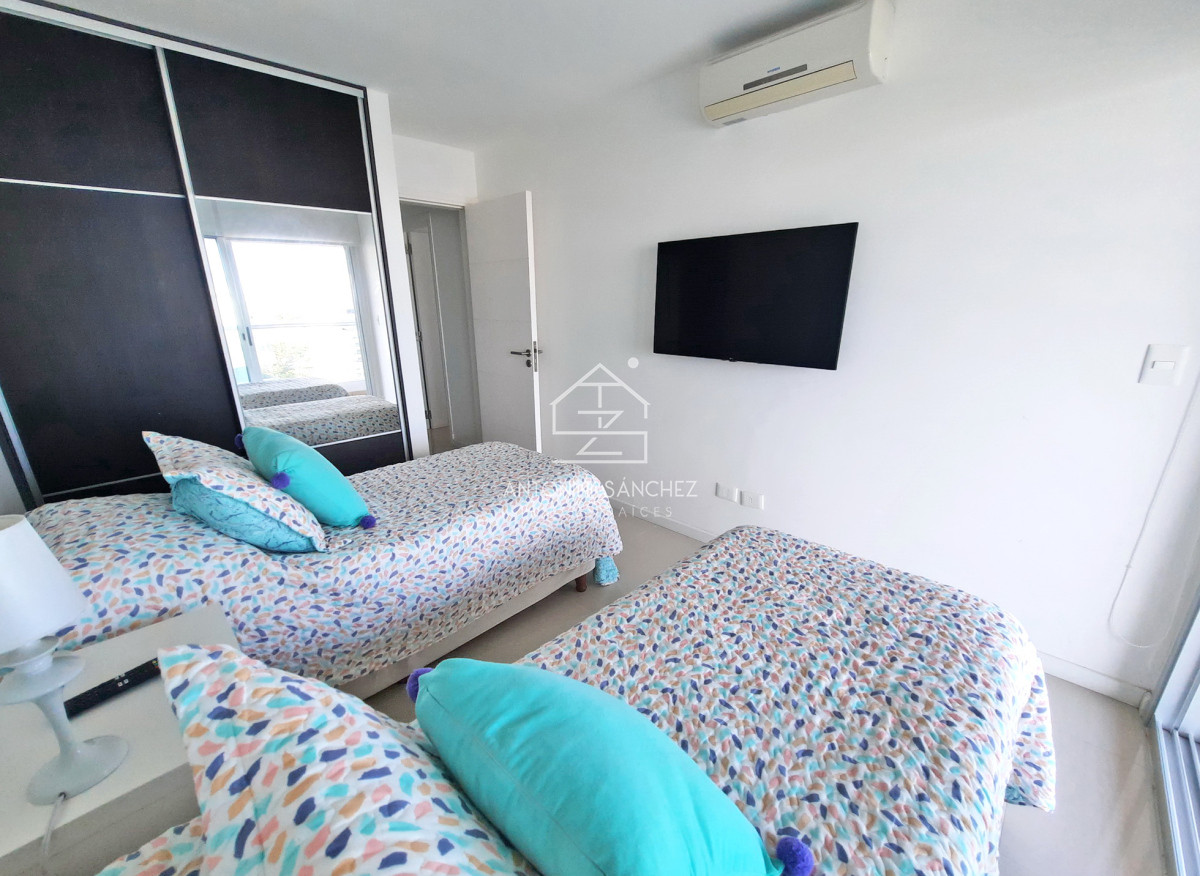 Apartamento ID.2362 - Brava, piso alto, 2 dorm, losa radiante. Full amenities.