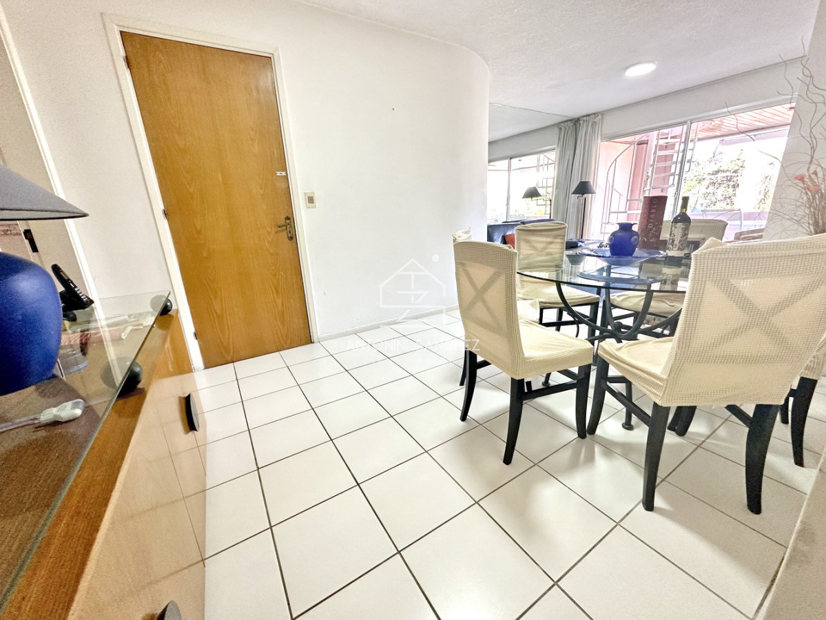 Apartamento ID.2363 - REBAJADO!! Dúplex con barbacoa propia. 3 dorm. Garaje, mucamas. Bajos gastos.
