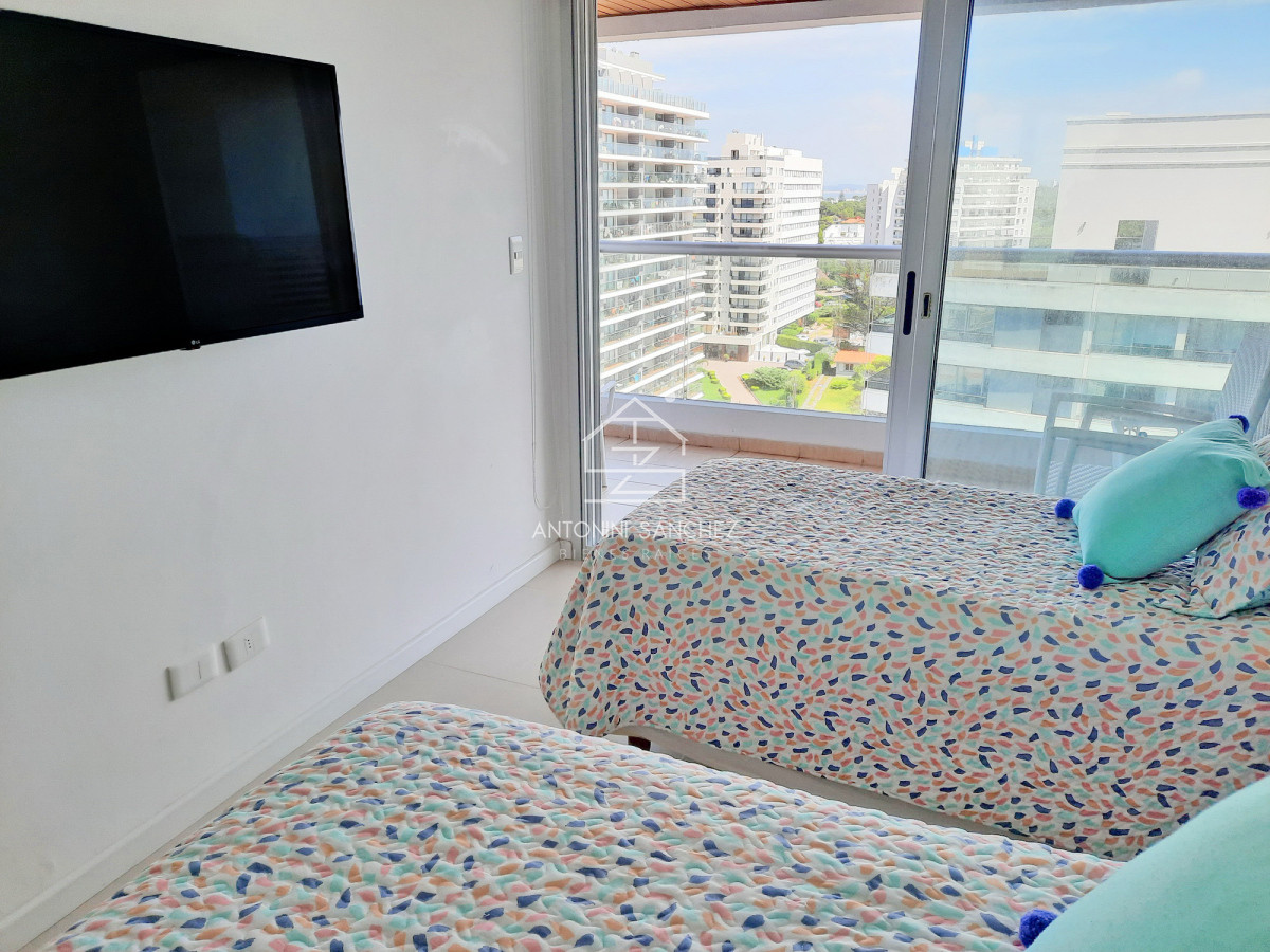 Apartamento ID.2362 - Brava, piso alto, 2 dorm, losa radiante. Full amenities.