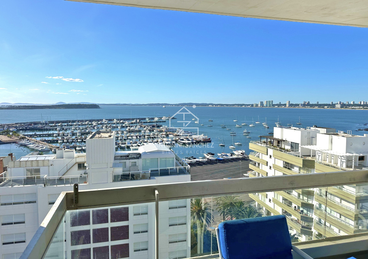 Apartamento ID.2359 - Orden de venta! Piso alto en el puerto con toda la vista. 