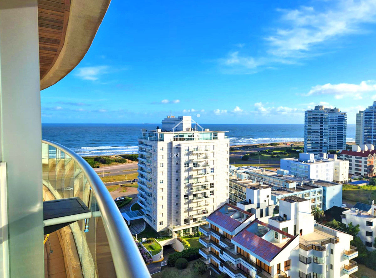 Apartamento ID.2362 - Brava, piso alto, 2 dorm, losa radiante. Full amenities.