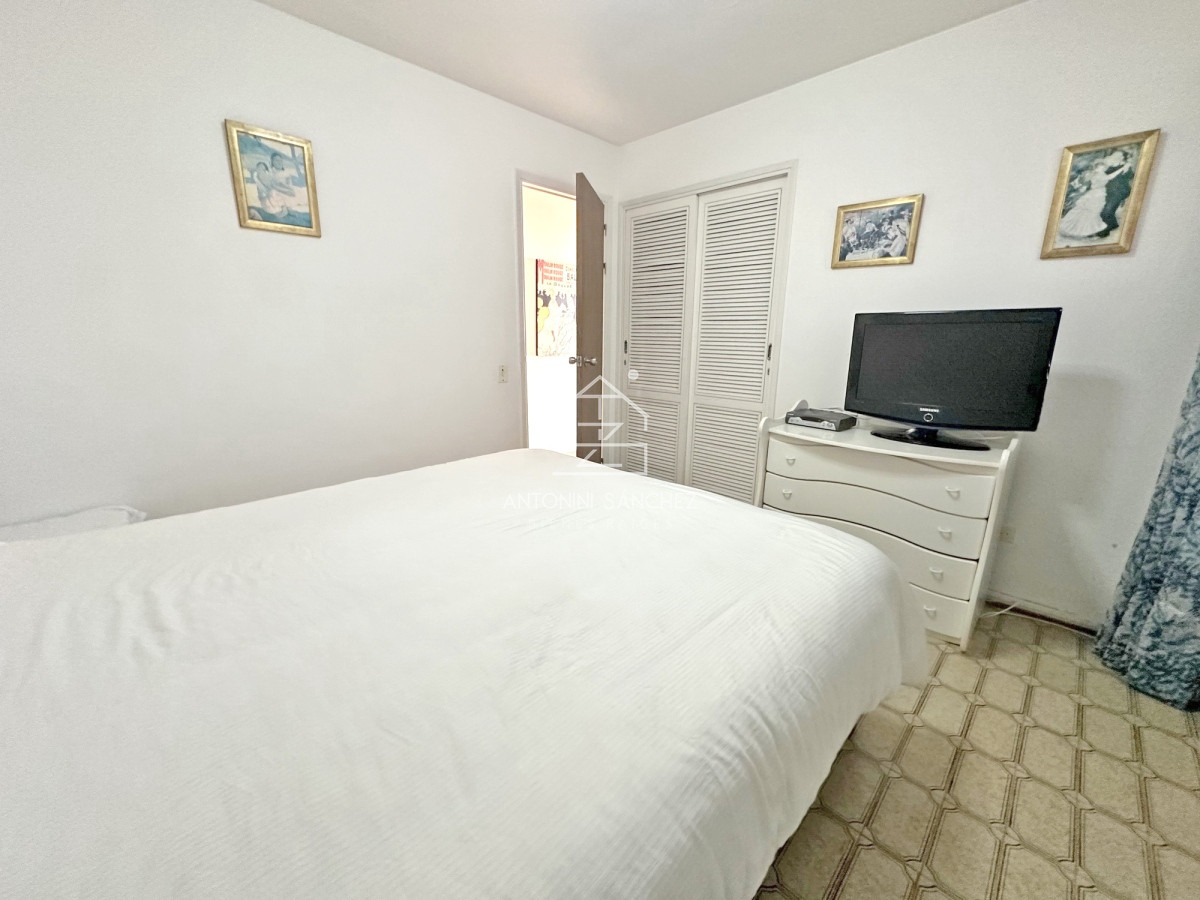 Apartamento ID.2359 - Orden de venta! Piso alto en el puerto con toda la vista. 