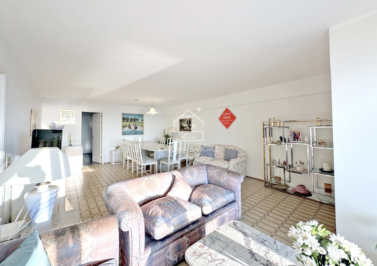 Apartamento ID.2359 - Orden de venta! Piso alto en el puerto con toda la vista. 