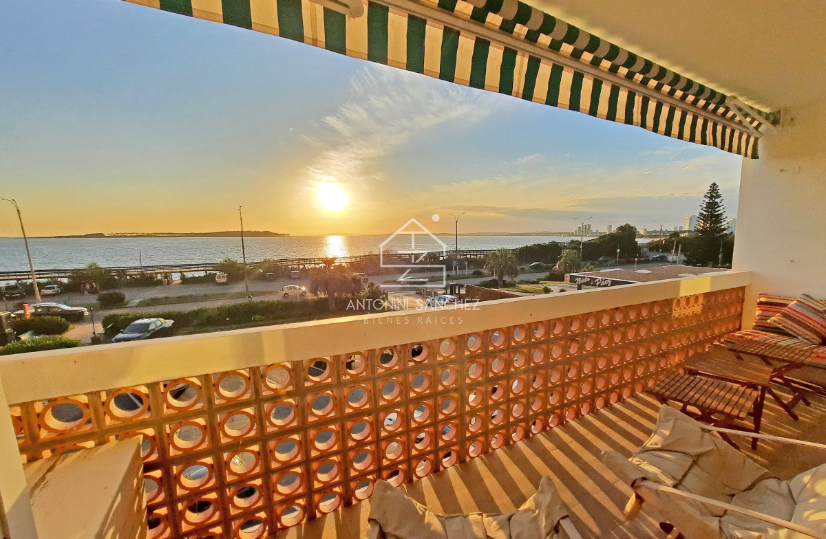 Apartamento ID.2358 - Playa Mansa, primera fila con toda la vista