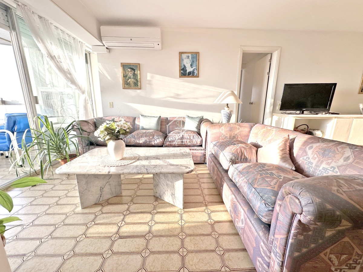 Apartamento ID.2359 - Orden de venta! Piso alto en el puerto con toda la vista. 