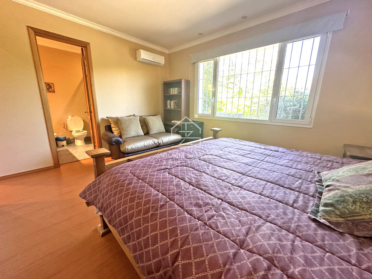 Casa ID.2302 - Mansión en alquiler, 565 m2 construidos, piscina climatizada.