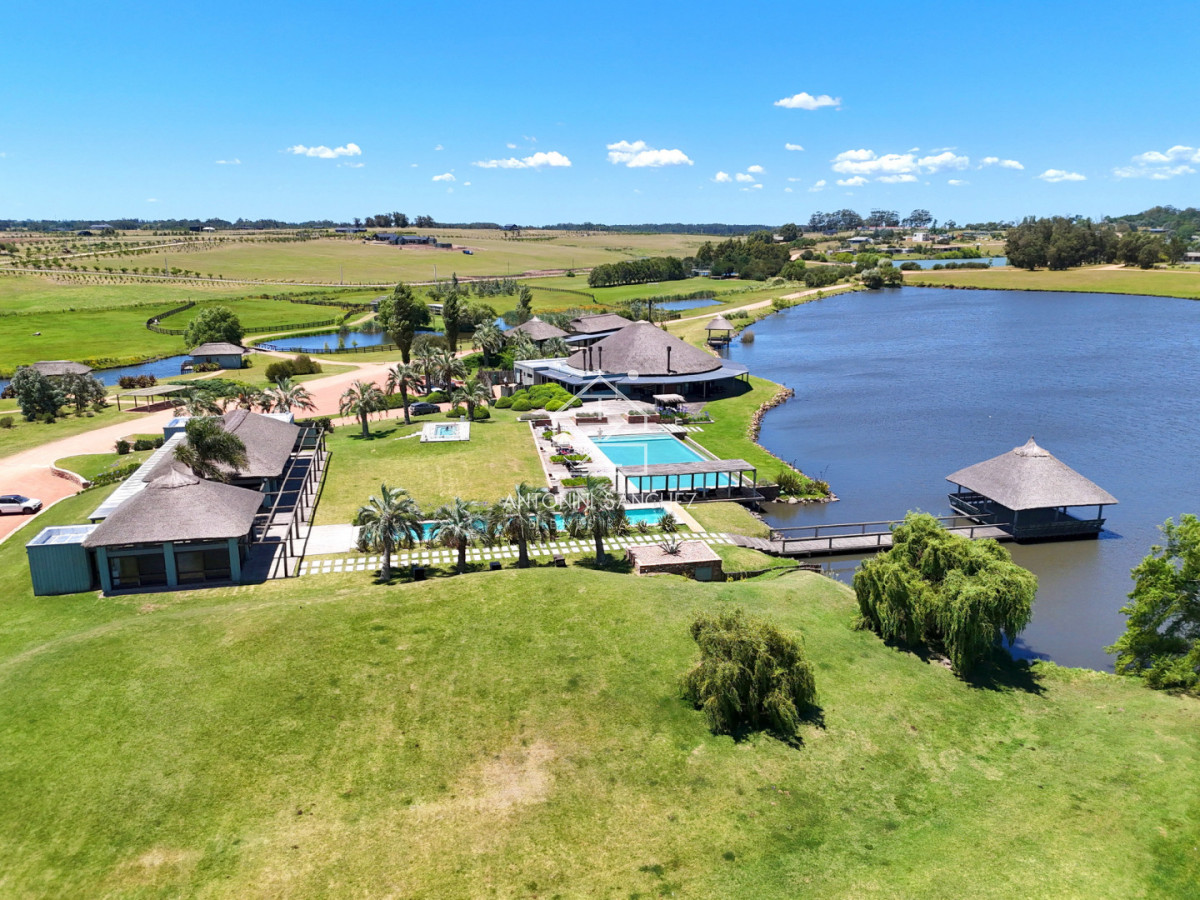 Terreno ID.2297 - Barrio Privado, Pueblo Mio. Lote 2. Orientación NORTE