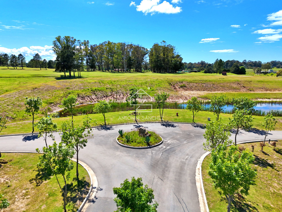 Terreno ID.2298 - Pueblo Mío Golf, lote frente al campo de golf.