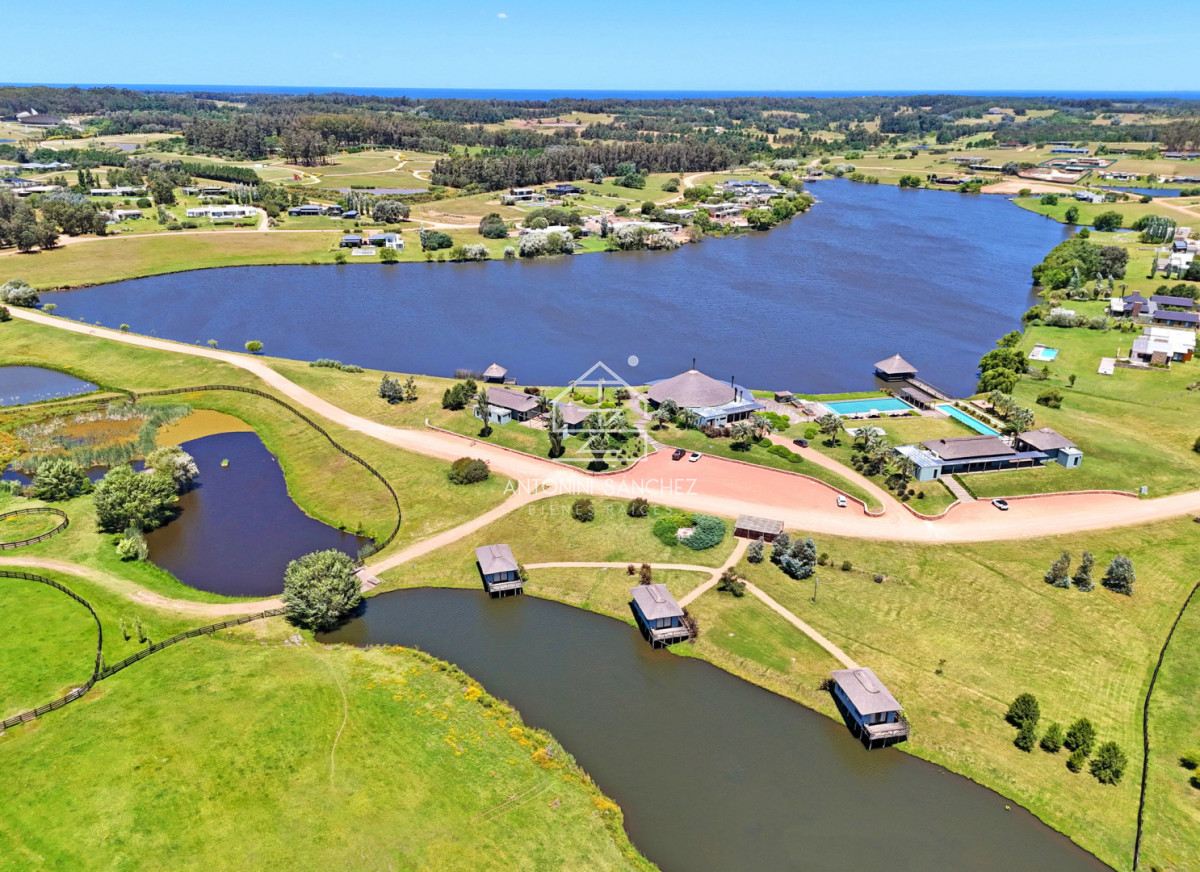 Terreno ID.2297 - Barrio Privado, Pueblo Mio. Lote 2. Orientación NORTE