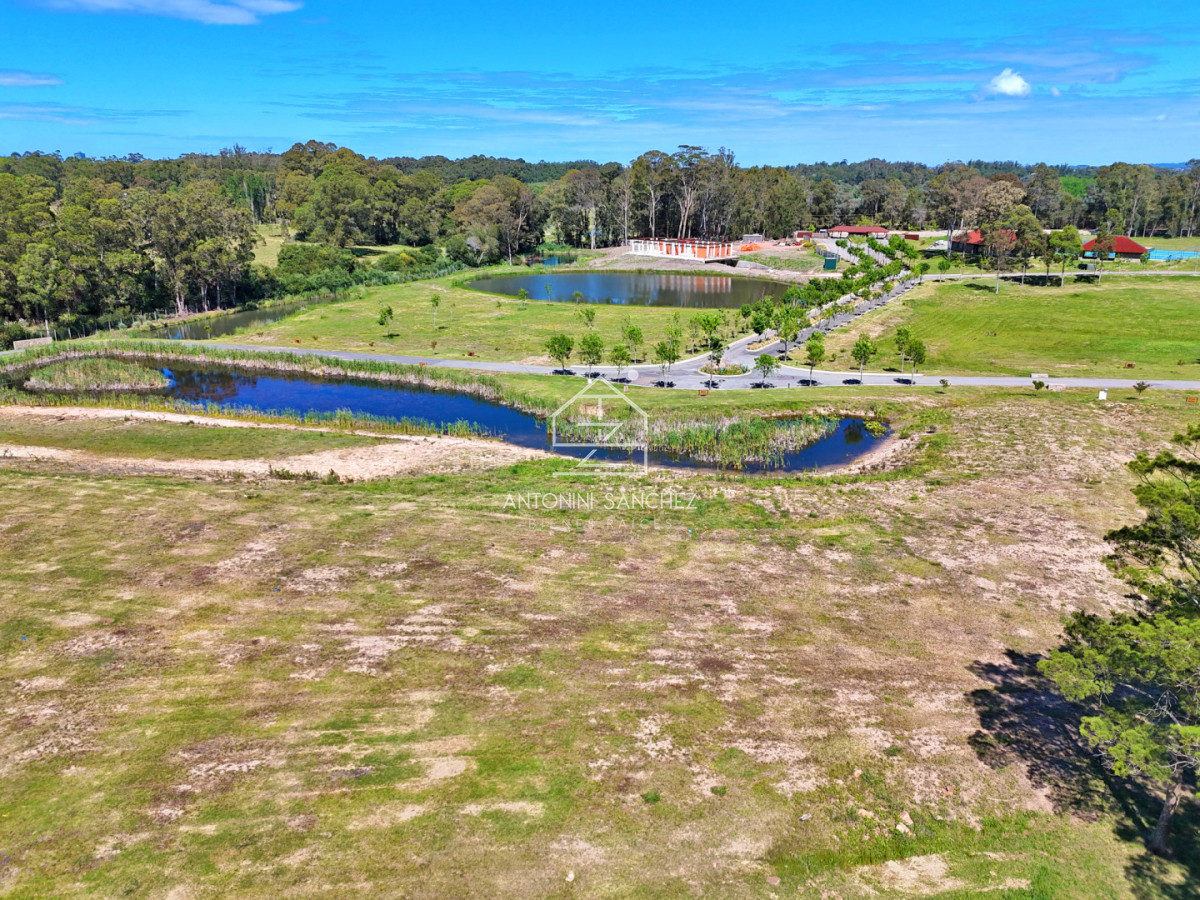 Terreno ID.2298 - Pueblo Mío Golf, lote frente al campo de golf.