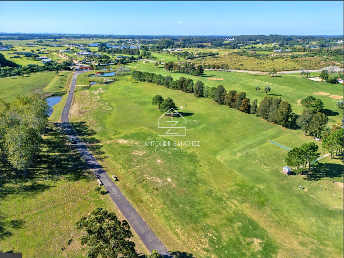Terreno ID.2298 - Pueblo Mío Golf, lote frente al campo de golf.