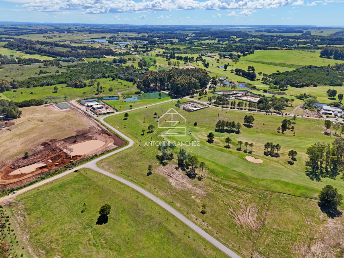 Terreno ID.2298 - Pueblo Mío Golf, lote frente al campo de golf.