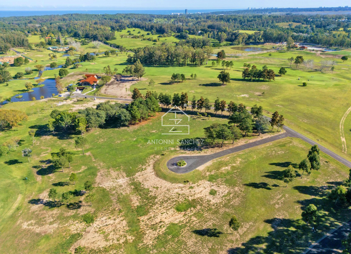 Terreno ID.2298 - Pueblo Mío Golf, lote frente al campo de golf.