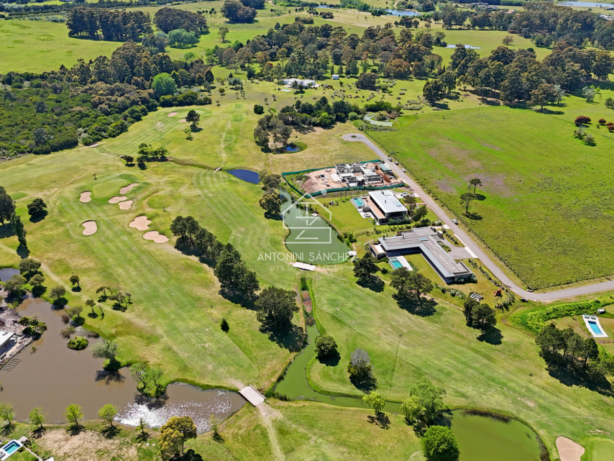Terreno ID.2298 - Pueblo Mío Golf, lote frente al campo de golf.