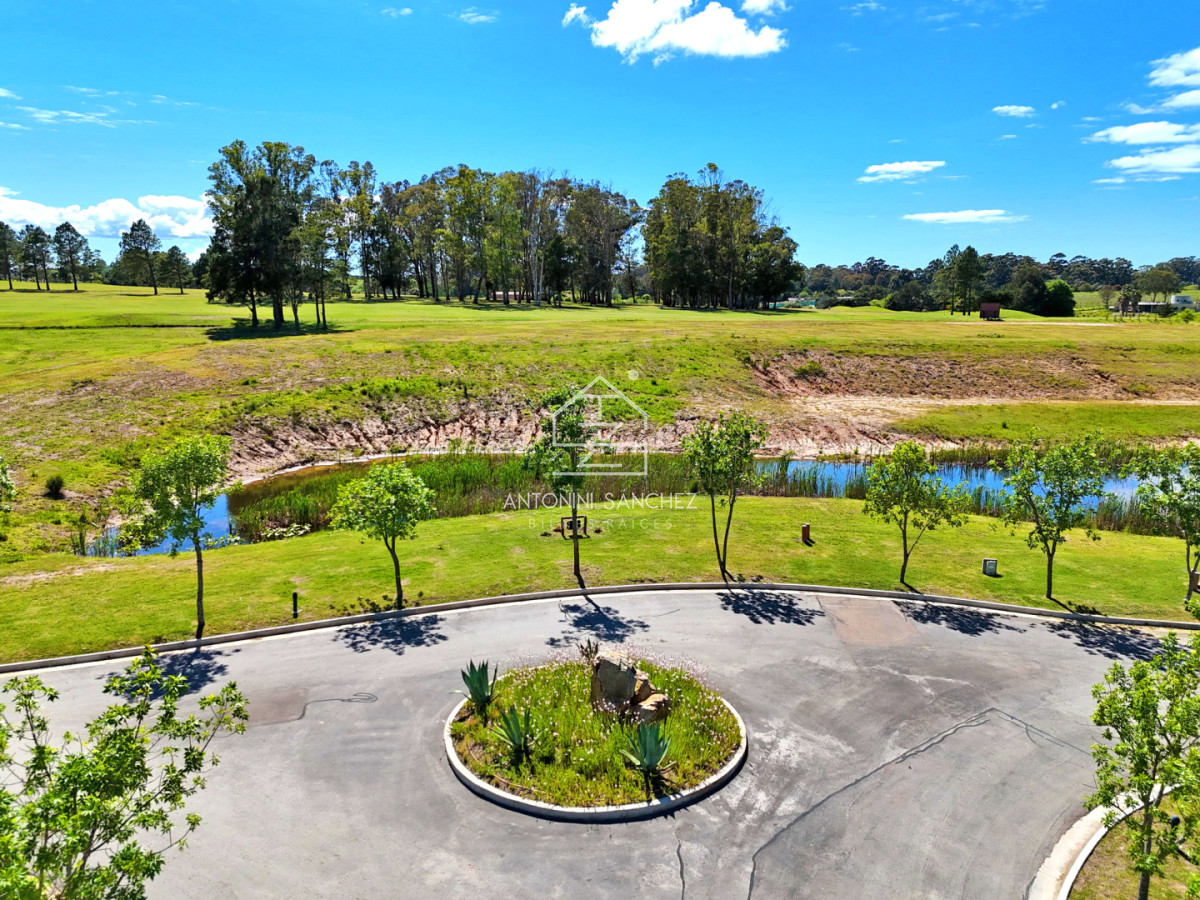 Terreno ID.2298 - Pueblo Mío Golf, lote frente al campo de golf.