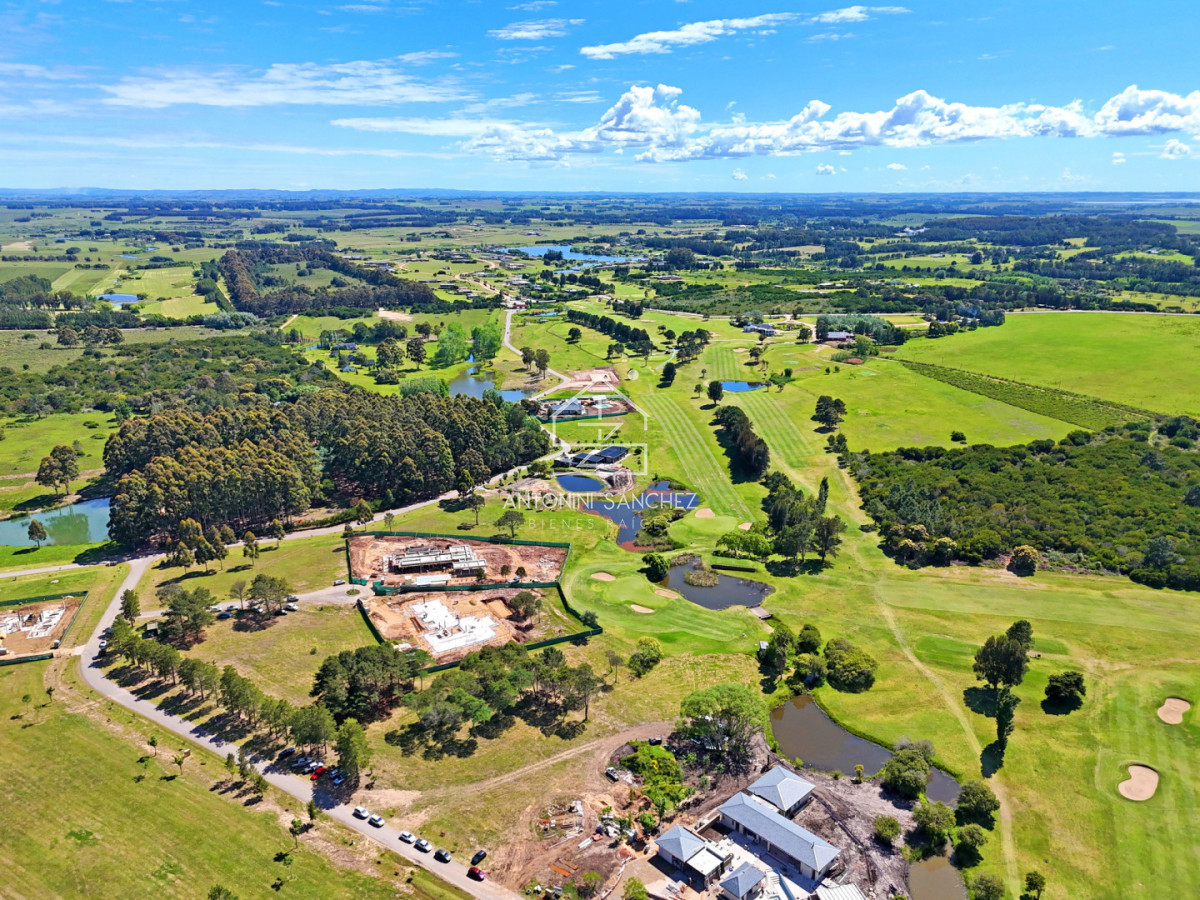 Terreno ID.2298 - Pueblo Mío Golf, lote frente al campo de golf.