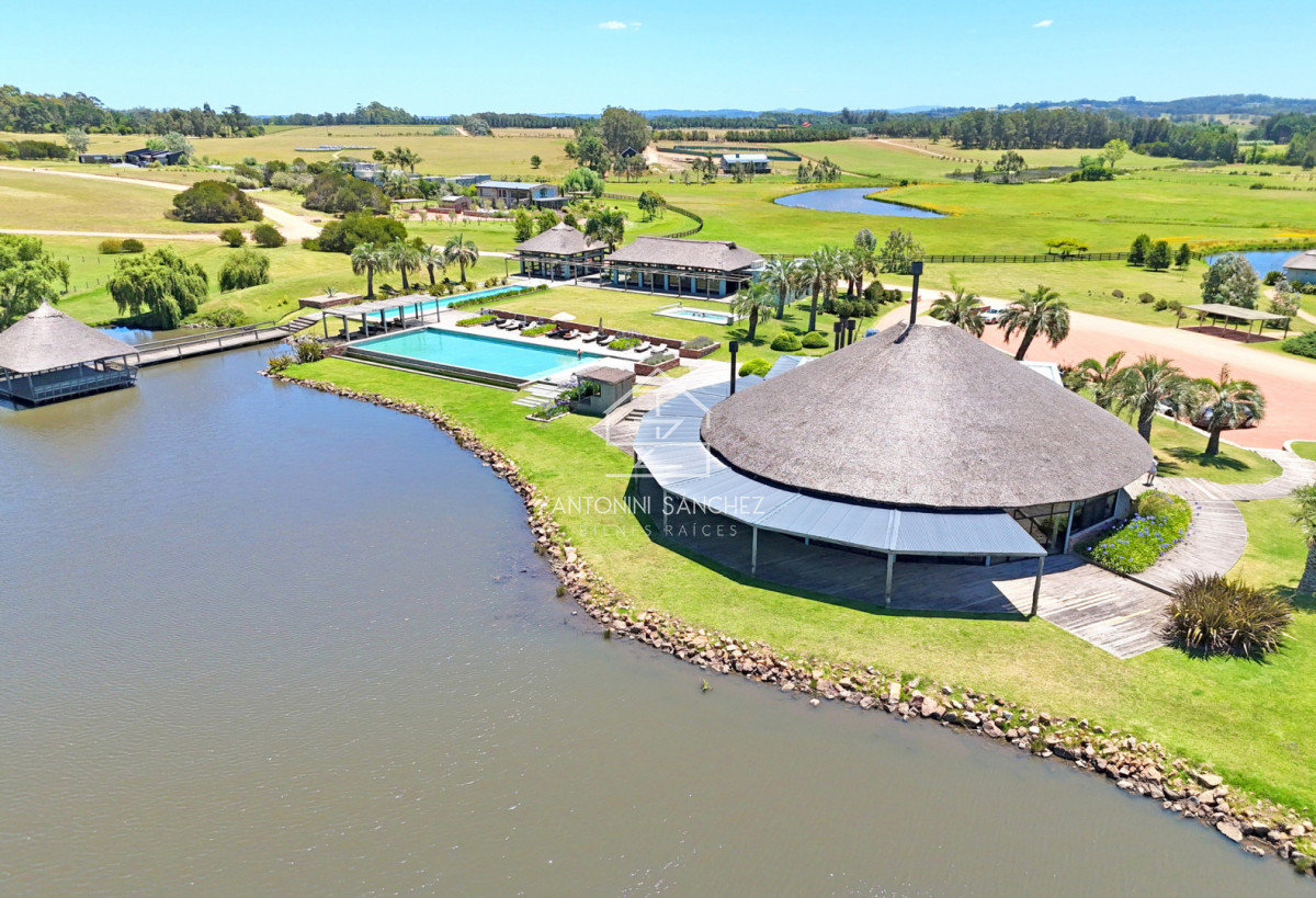 Terreno ID.2297 - Barrio Privado, Pueblo Mio. Lote 2. Orientación NORTE
