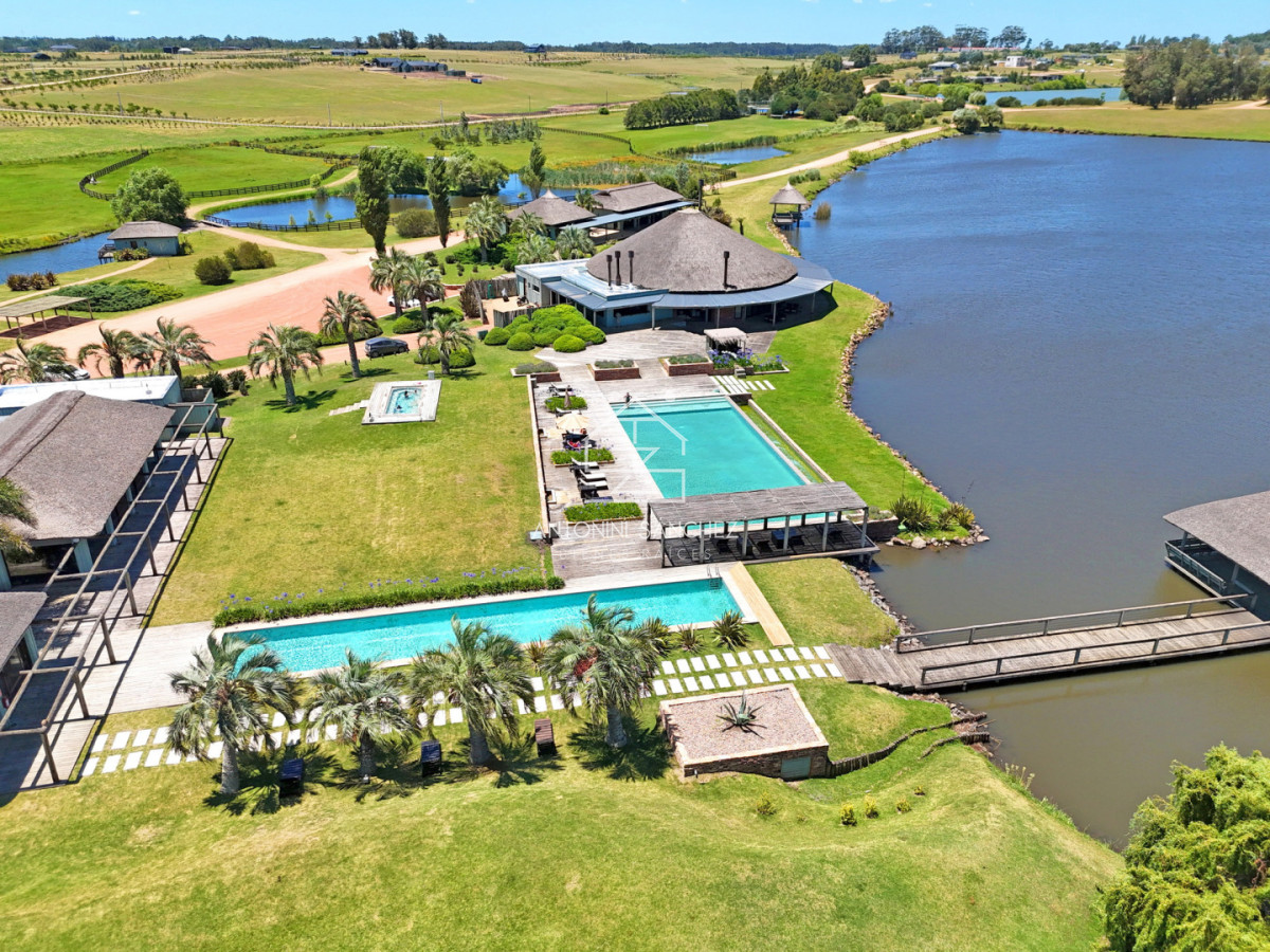 Terreno ID.2297 - Barrio Privado, Pueblo Mio. Lote 2. Orientación NORTE