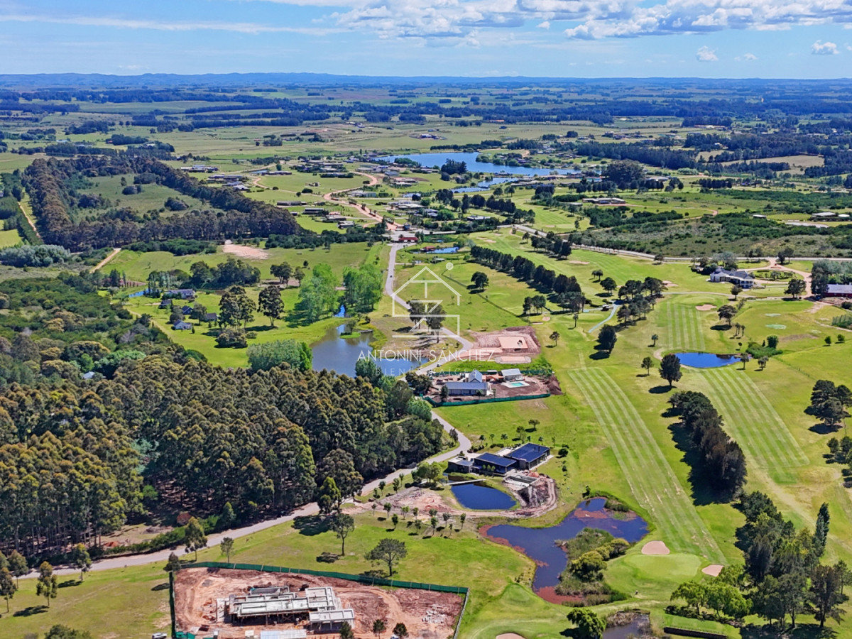 Terreno ID.2298 - Pueblo Mío Golf, lote frente al campo de golf.