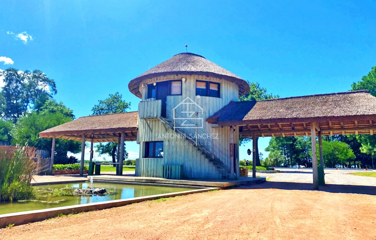 Terreno ID.2297 - Barrio Privado, Pueblo Mio. Lote 2. Orientación NORTE