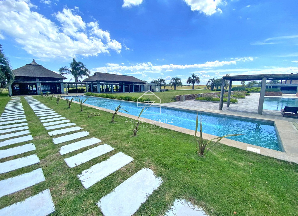 Terreno ID.2297 - Barrio Privado, Pueblo Mio. Lote 2. Orientación NORTE