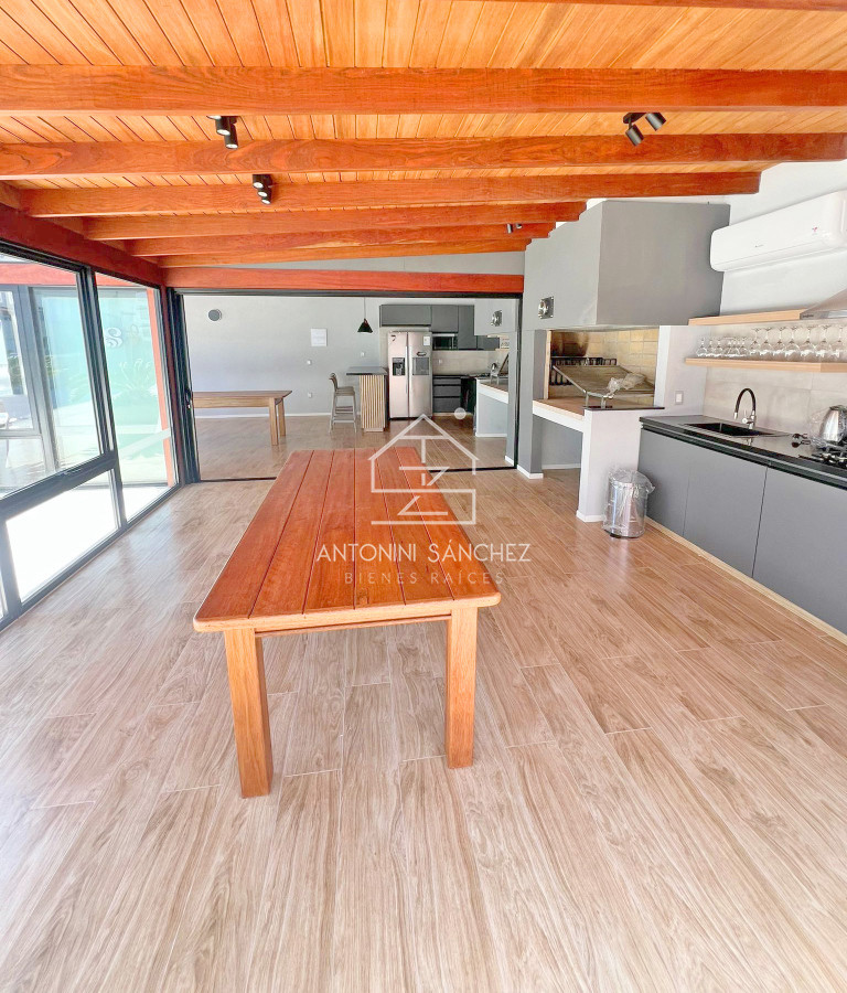 Apartamento ID.2359 - Orden de venta! Piso alto en el puerto con toda la vista. 