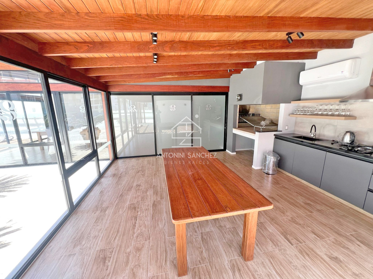 Apartamento ID.2359 - Orden de venta! Piso alto en el puerto con toda la vista. 