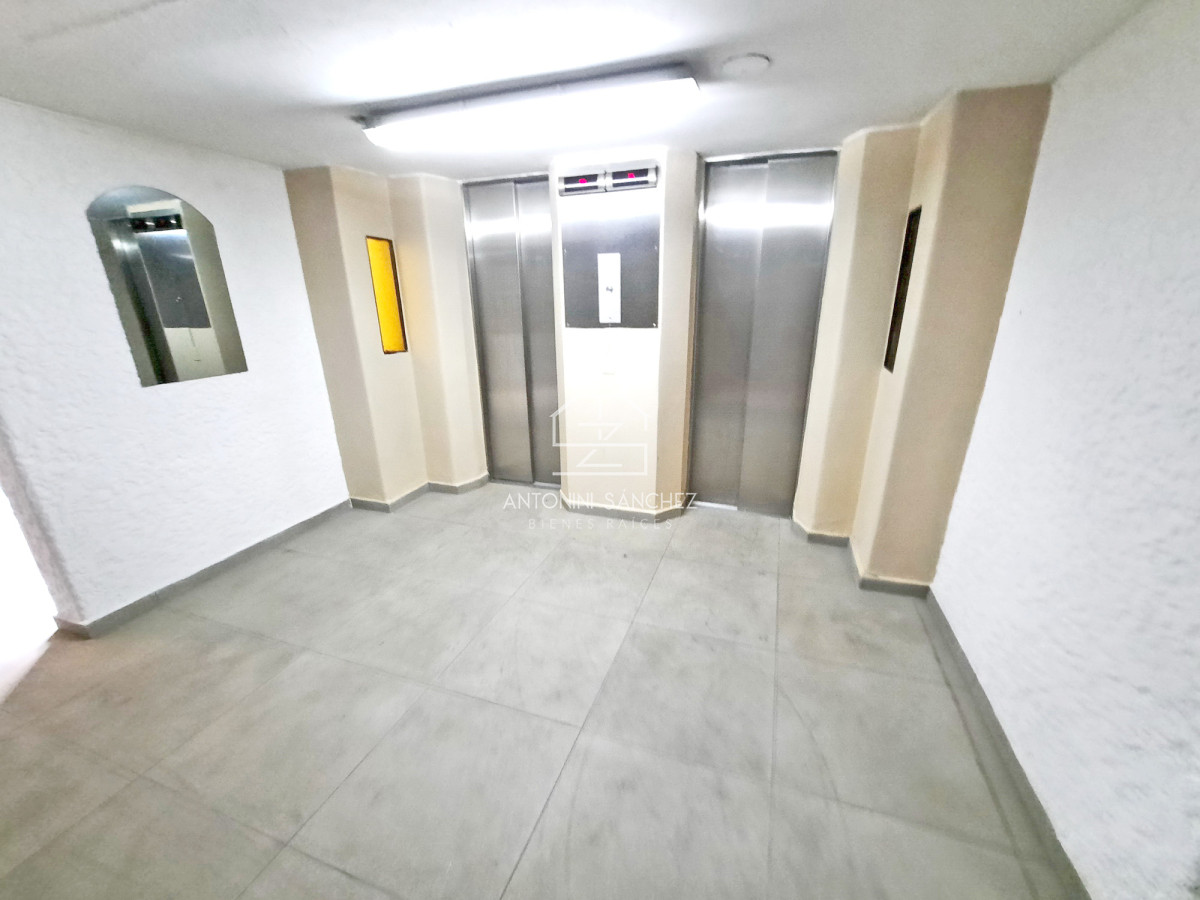 Apartamento ID.2359 - Orden de venta! Piso alto en el puerto con toda la vista. 