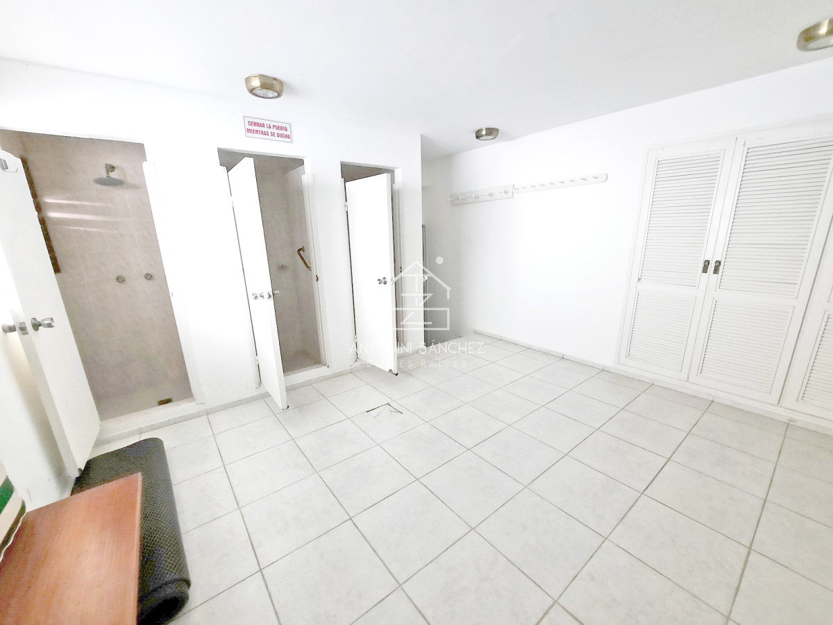 Apartamento ID.2359 - Orden de venta! Piso alto en el puerto con toda la vista. 