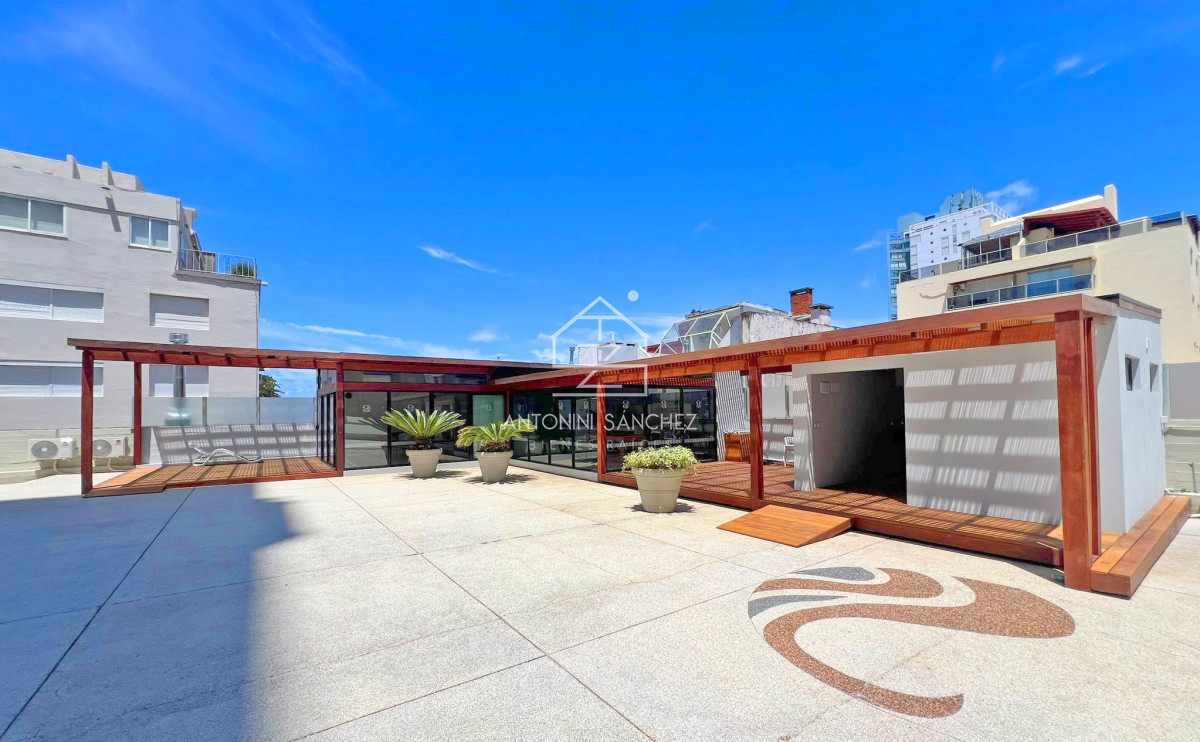 Apartamento ID.2359 - Orden de venta! Piso alto en el puerto con toda la vista. 