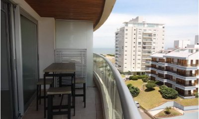 Playa Brava, con todos los servicios. 2 dorm, losa radiante.