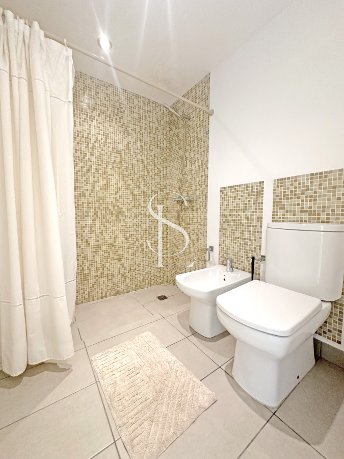 Apartamento ID.226 - Icon Brava, 2 dorm, 2 baños, losa radiante, garaje, baulera.